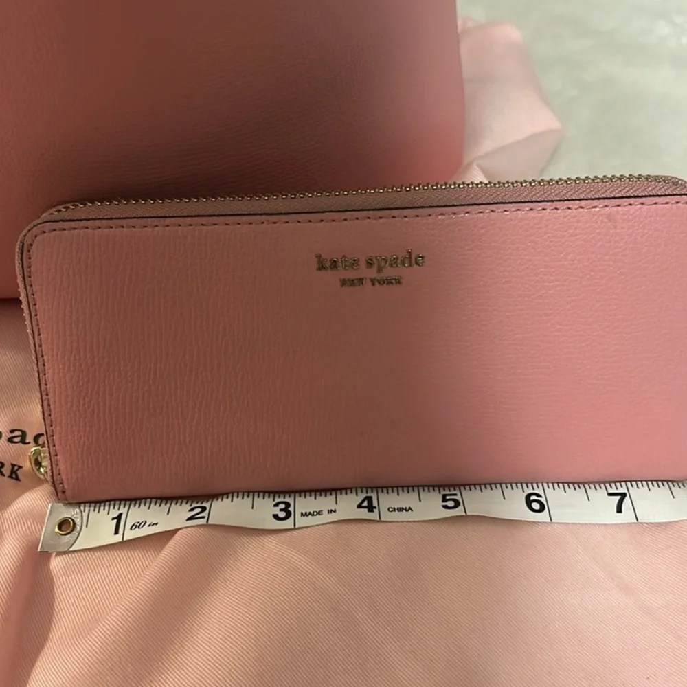 Kate Spade wallet - Picture 2 of 7